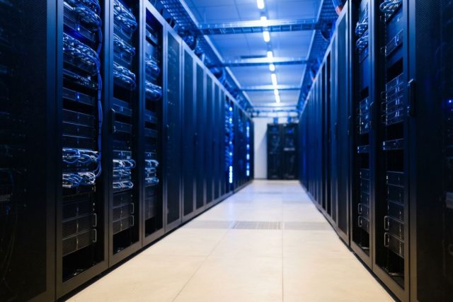 Firemní cloud: veřejný, vlastní servery, nebo hybrid?