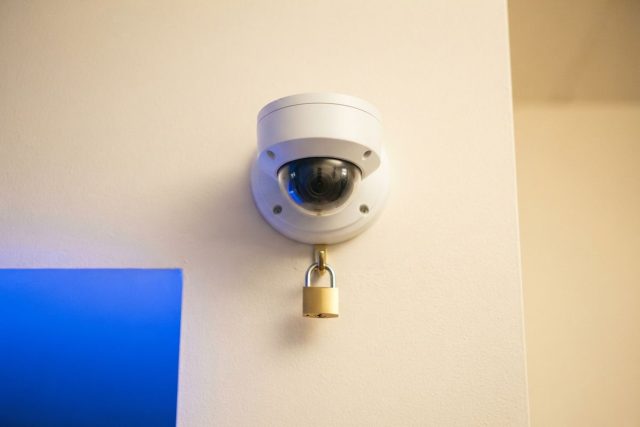Kamery ve firmě a GDPR: co smíte a co ne