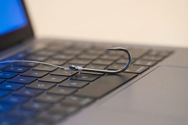 Phishing v éře AI: podvodné e-maily už nemají chyby
